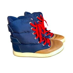 Reebok - Women's Boots Classic Freestyle Hi Puff Boot size 9.5